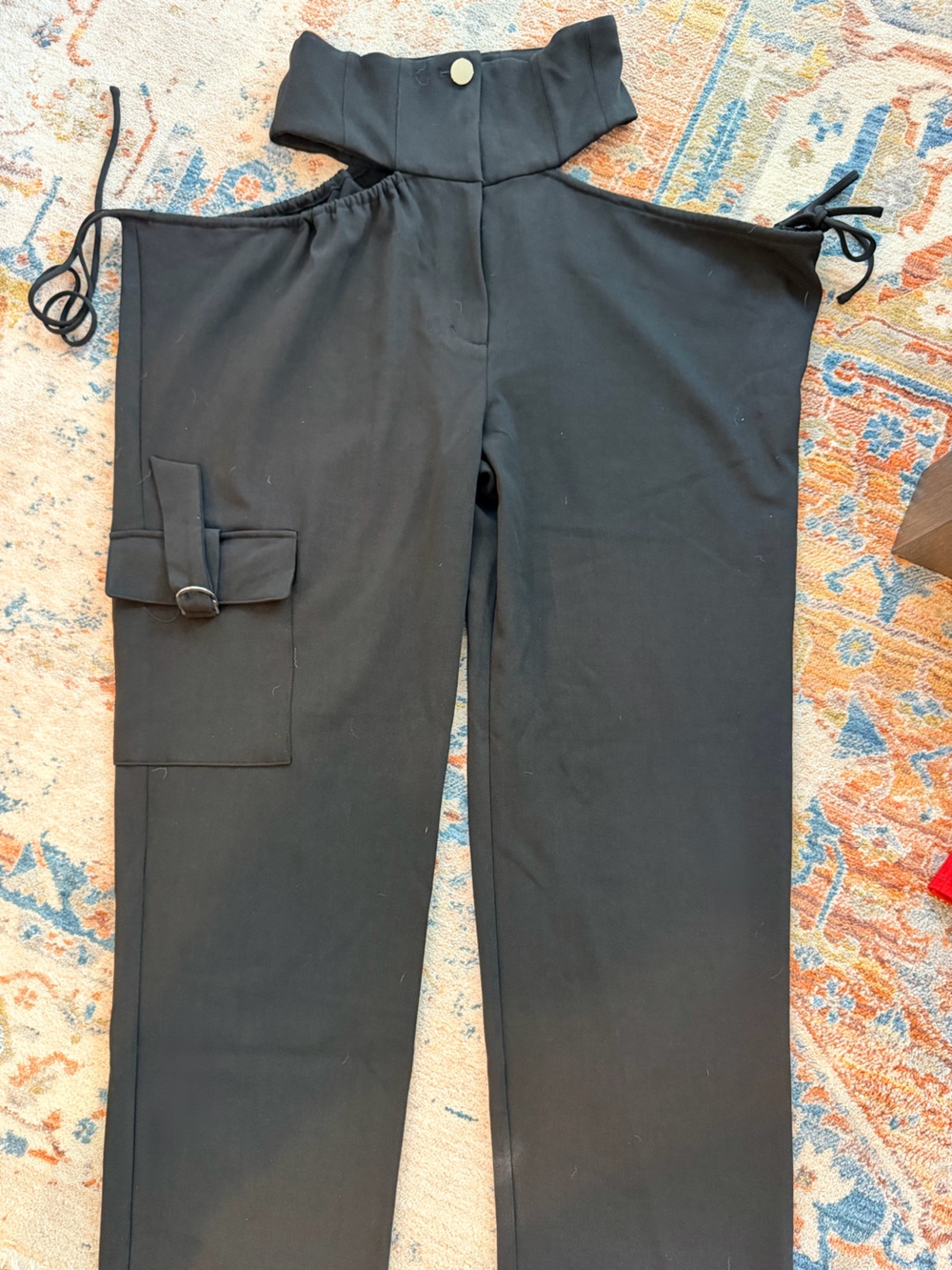 h:ours Black High-Waist Straight-Leg Pants with Side D-Ring Pocket